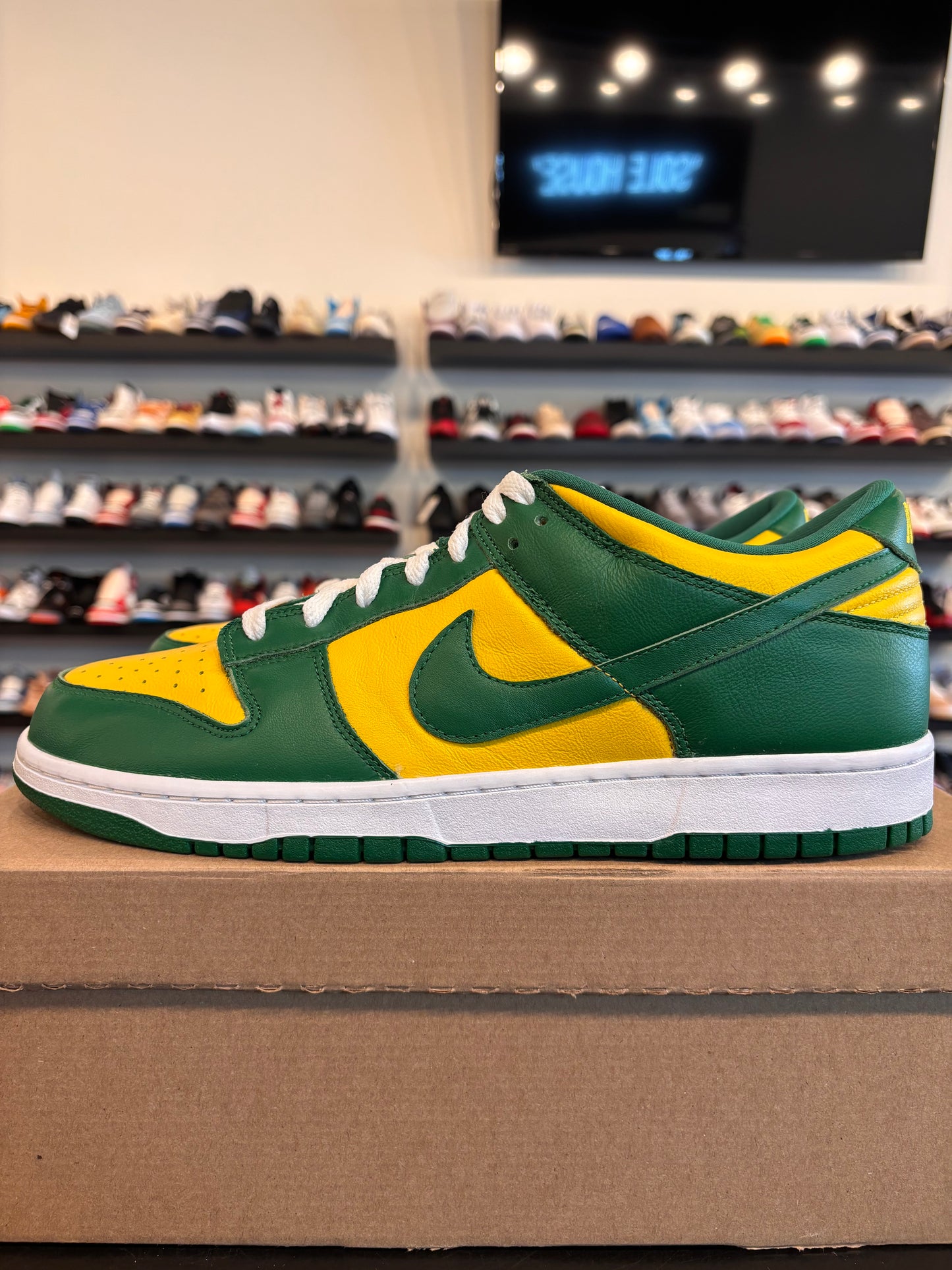 Nike Dunk Low Brazil Size 11.5 Pre-Owned (No Box)