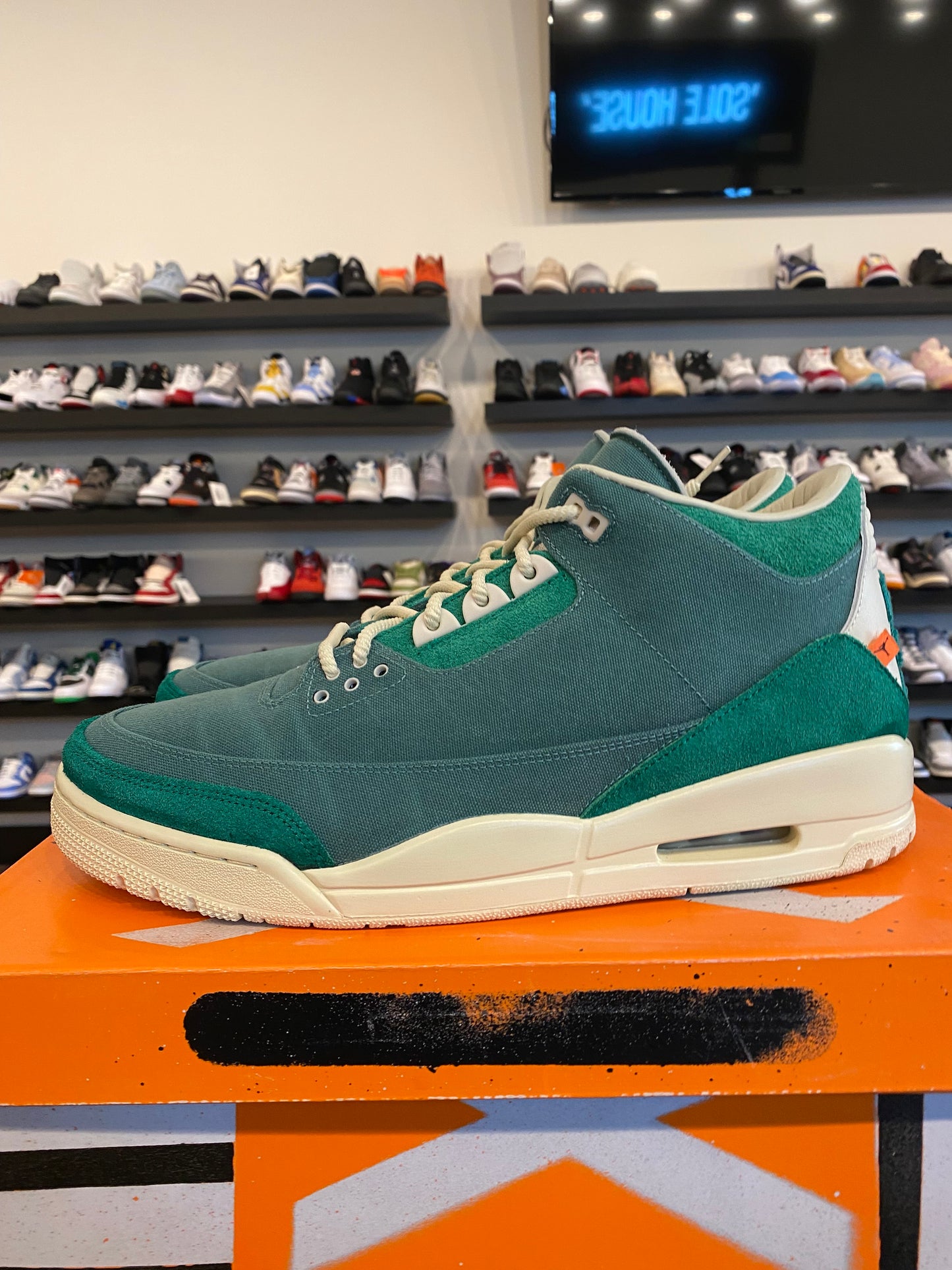 Jordan 3 Nina Chanel Size 13 (14.5W) Pre-Owned