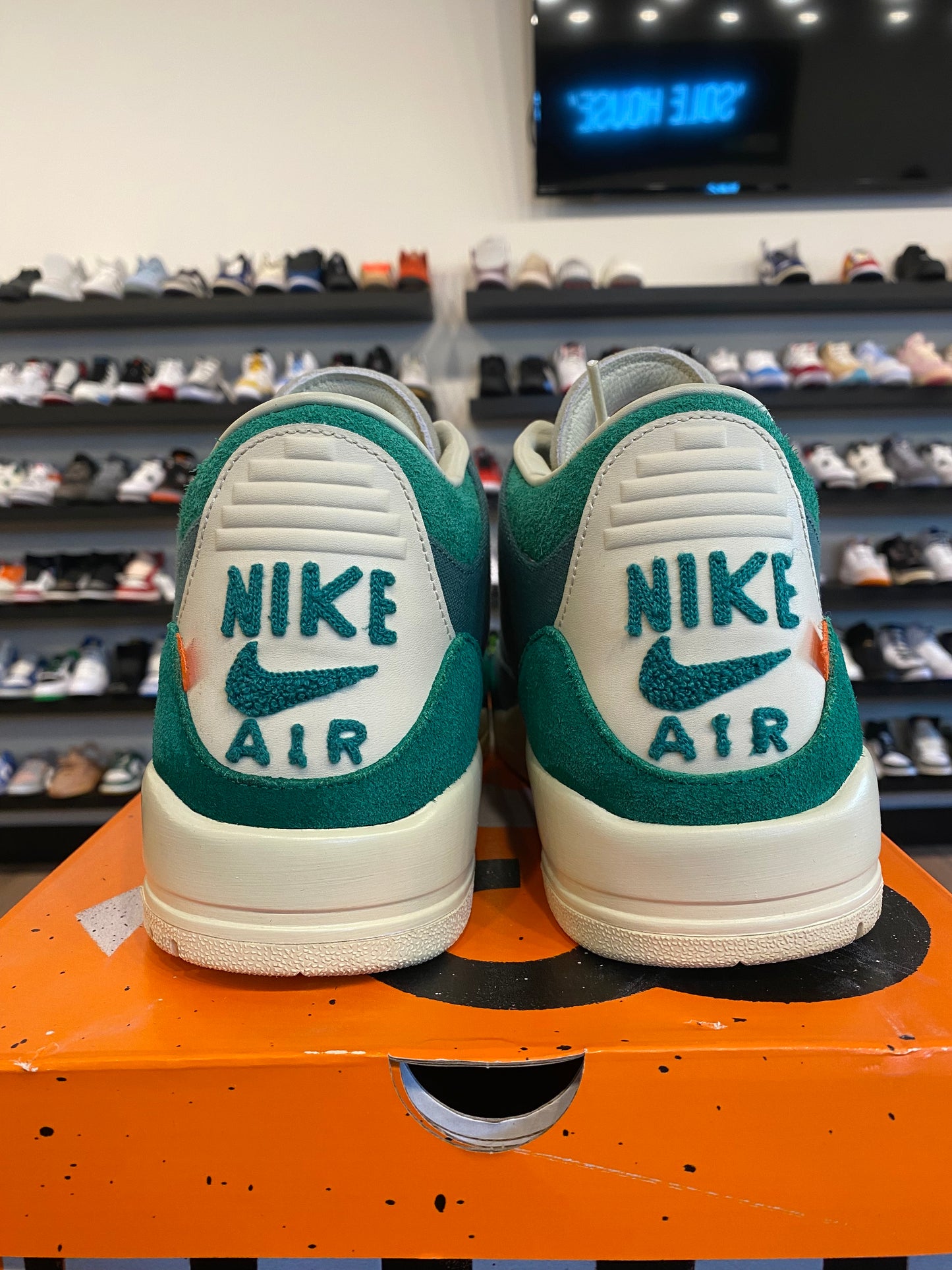 Jordan 3 Nina Chanel Size 13 (14.5W) Pre-Owned