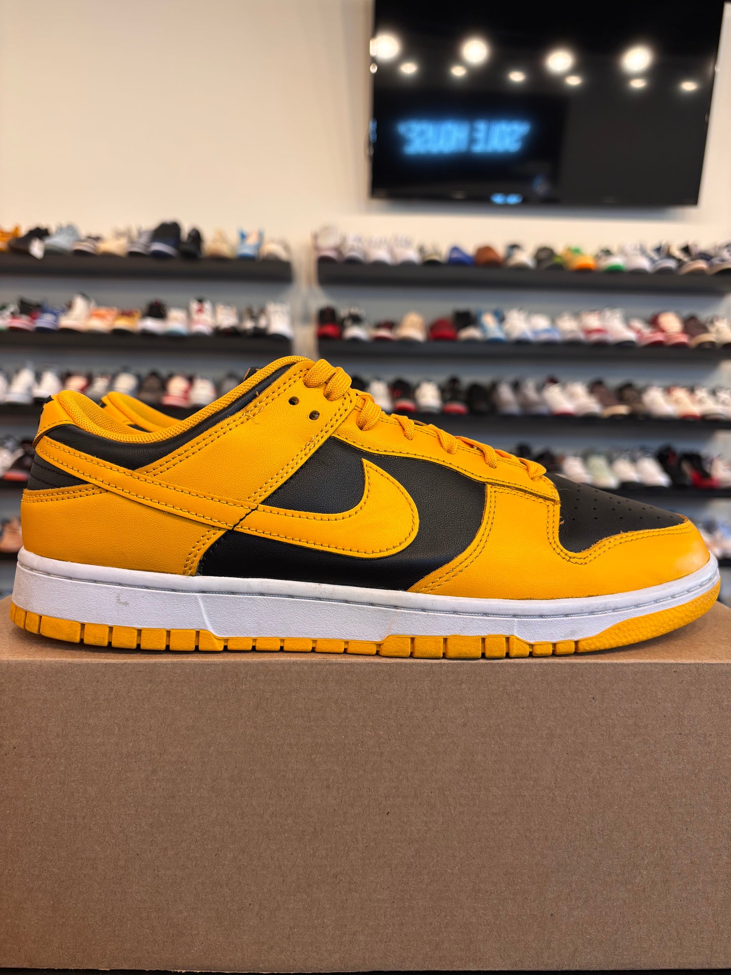 Nike Dunk Low Golden Rod Size 11.5 Pre-Owned (No Box)