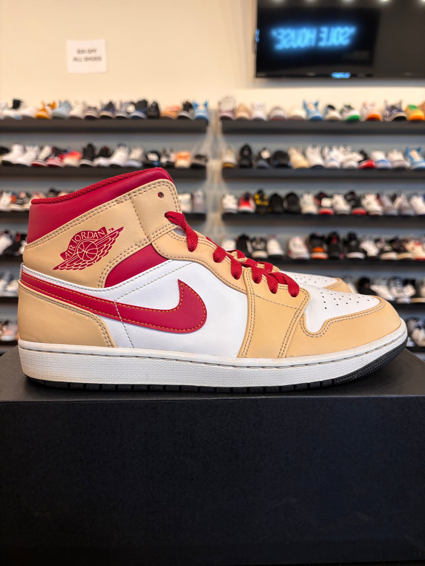 Jordan 1 Mid Cardinal Red Size 10.5 Pre-Owned