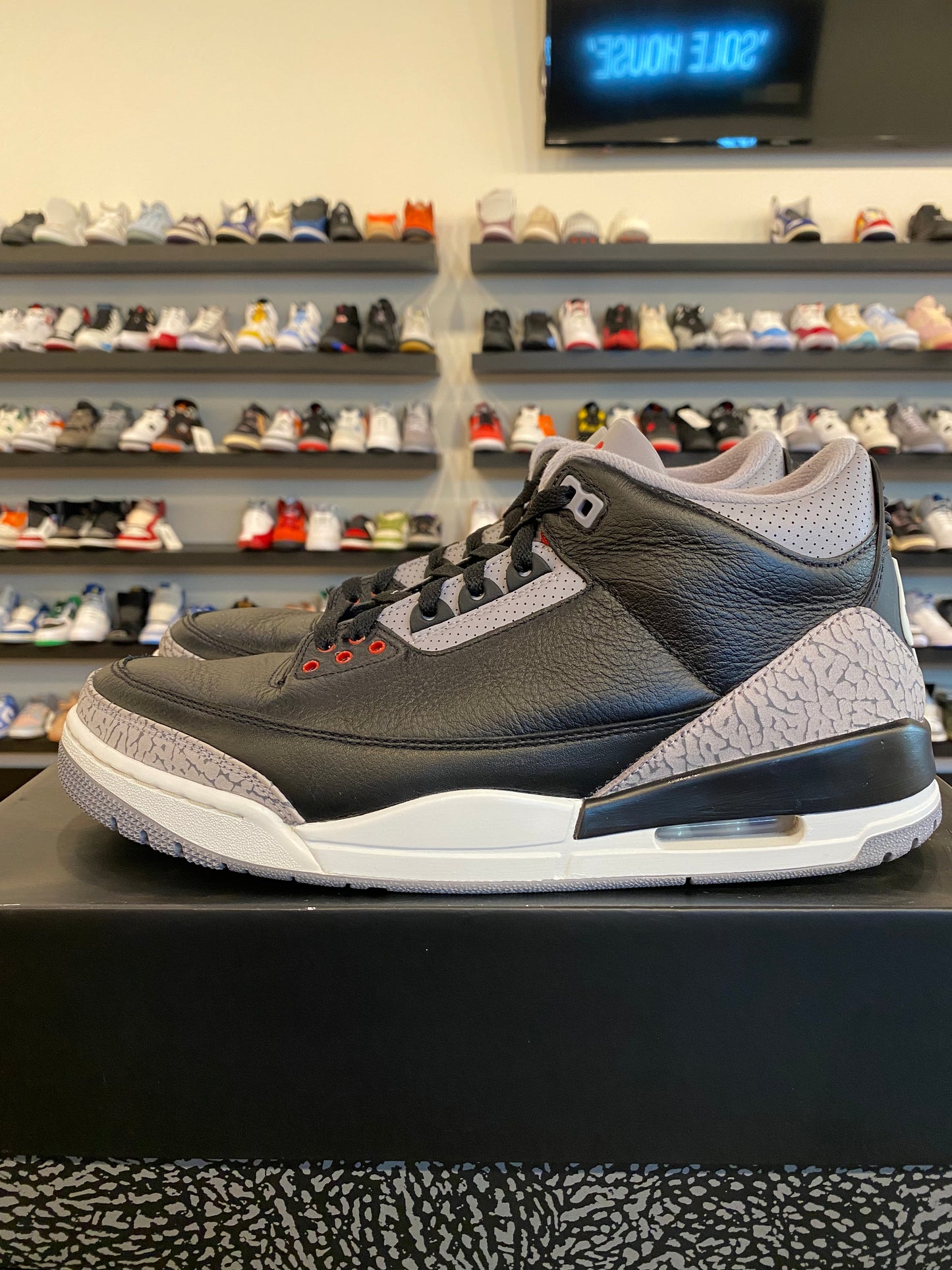 Jordan 3 Black Cement 2024 Size 11.5 Pre-Owned