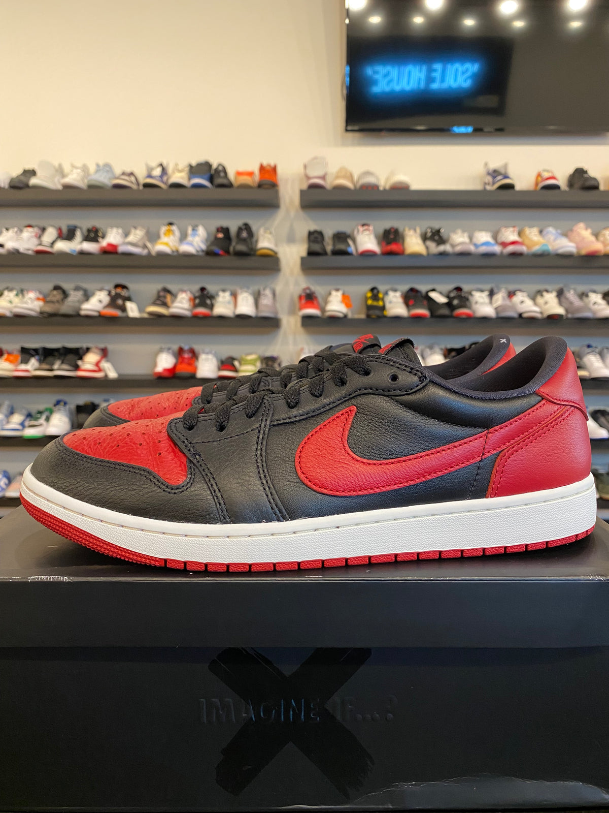 Jordan 1 Low Banned Size 12 Pre-Owned
