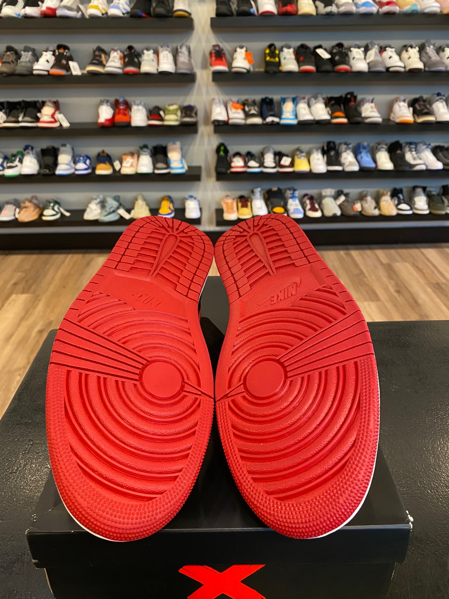 Jordan 1 Low Banned Size 12 Pre-Owned