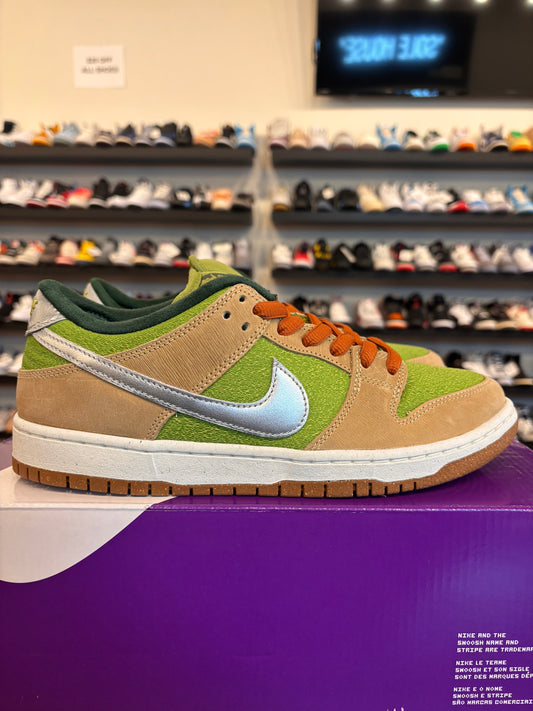 Nike SB Dunk Low Escargot Size 9 Brand New (Wrong Size Box)