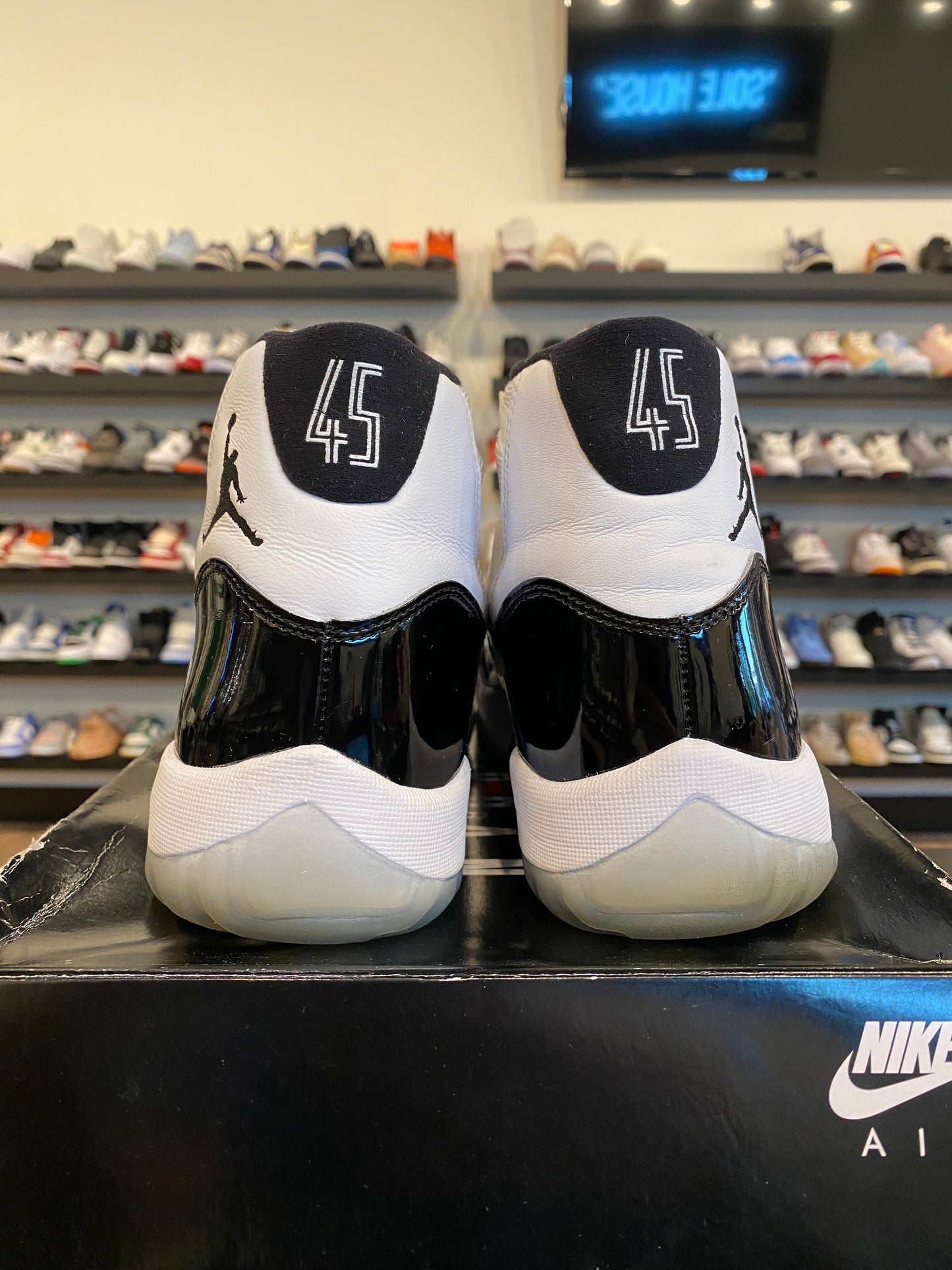 Jordan 11 Concord 2018 Size 11 Pre-Owned