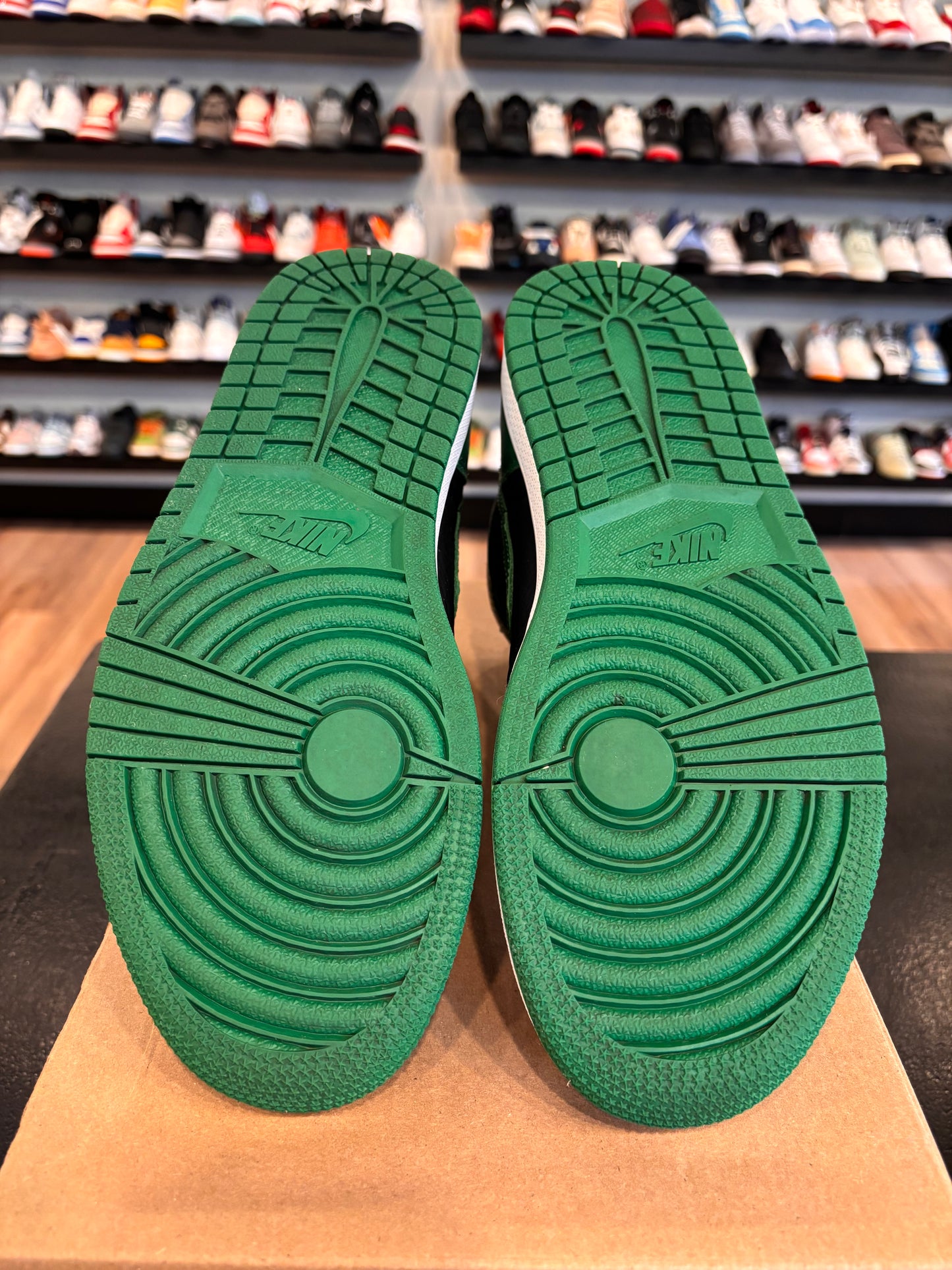 Jordan 1 Pine Green 2.0 Size 9 Pre-Owned (No Box)