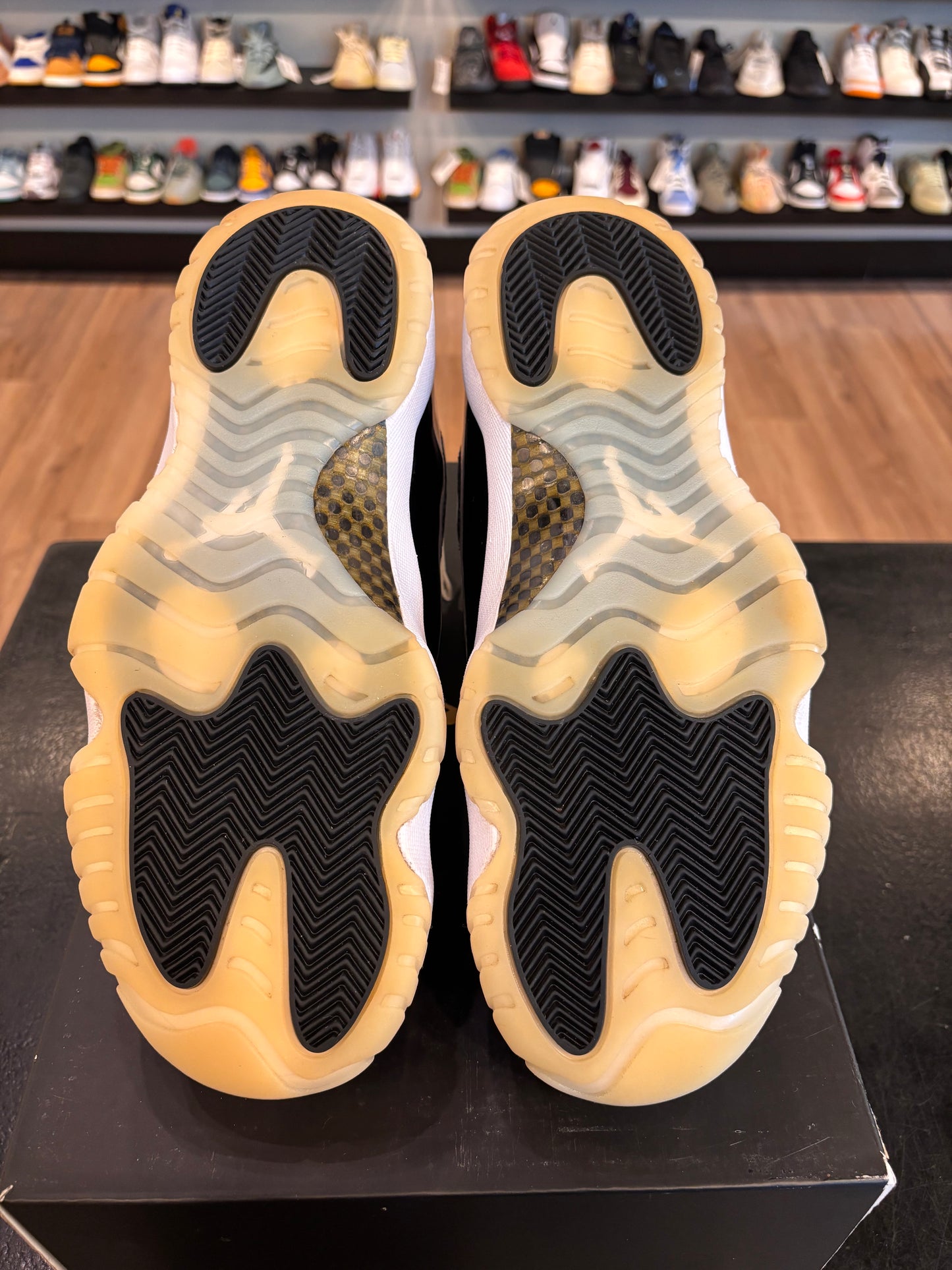 Jordan 11 Gratitude Size 10.5 Pre-Owned