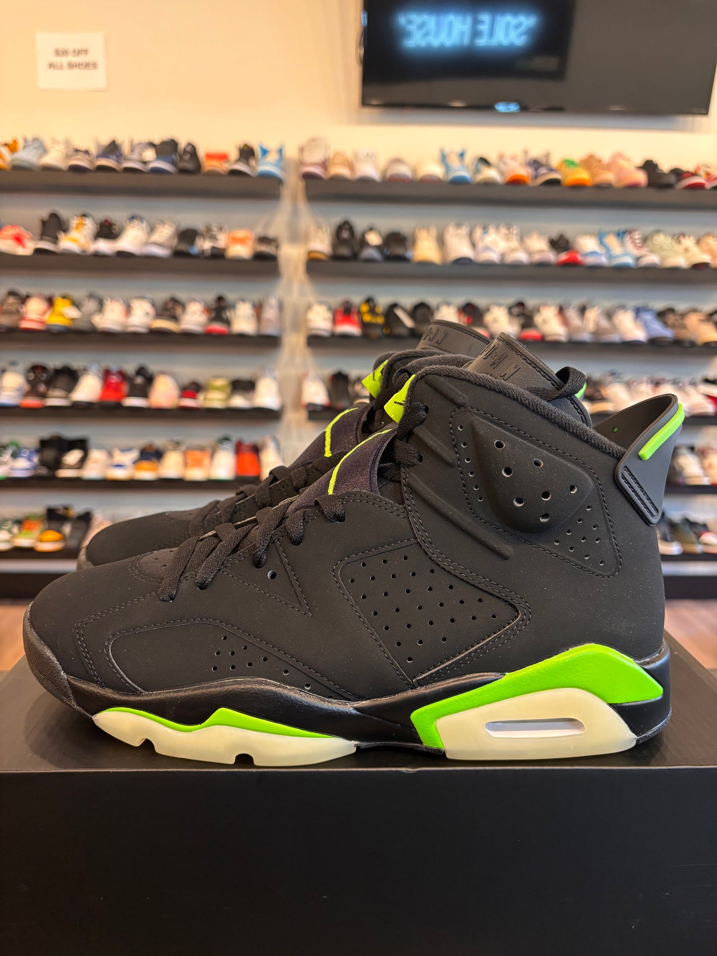 Jordan 6 Electric Green Size 9.5 Brand New