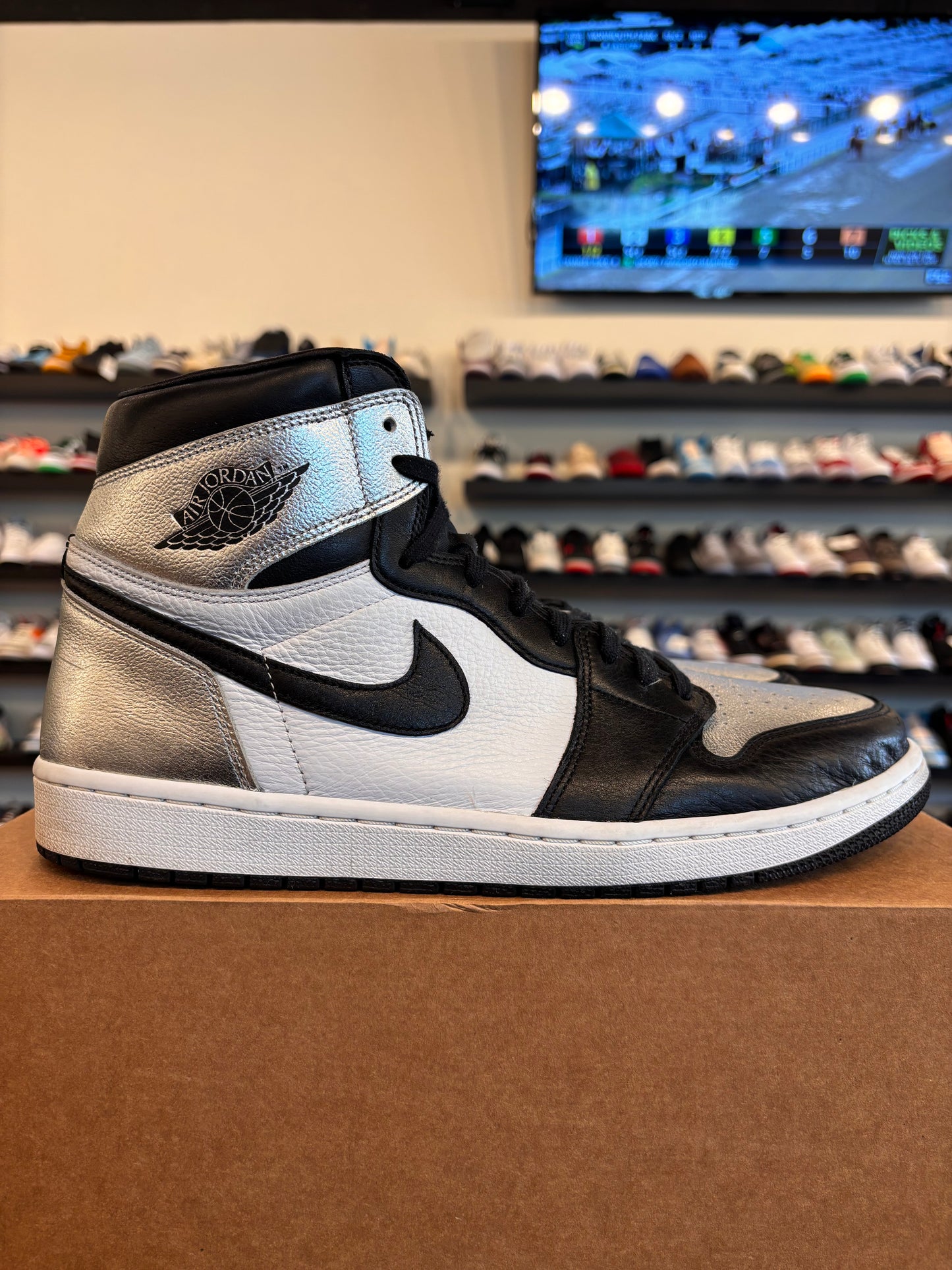 Jordan 1 Silver Toe Size 12 (13.5W) Pre-Owned (No Box)