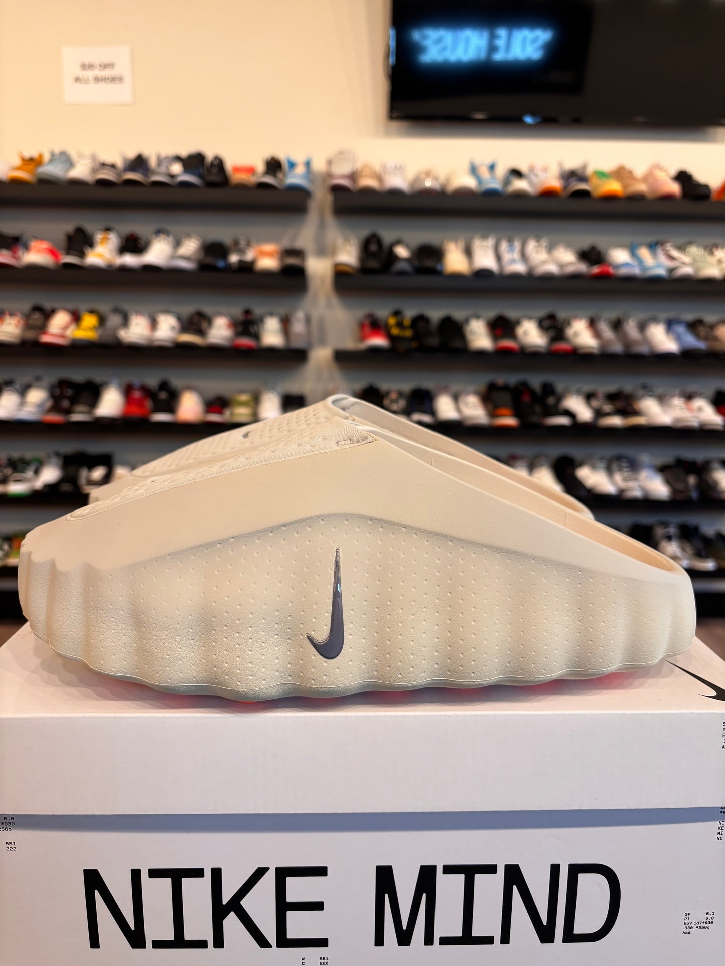 Nike Mind Slide 001 Light Bone Size 12 Pre-Owned