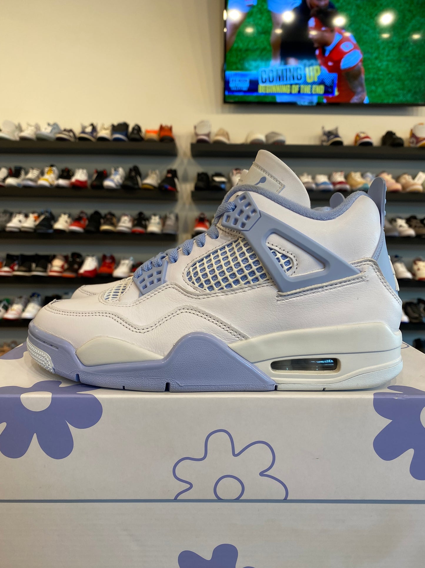 Jordan 4 Forget Me Not Size 7Y (8.5W) Pre-Owned