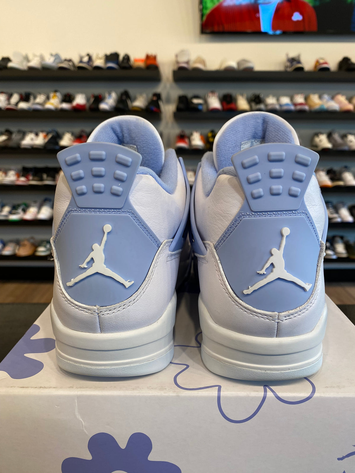 Jordan 4 Forget Me Not Size 7Y (8.5W) Pre-Owned