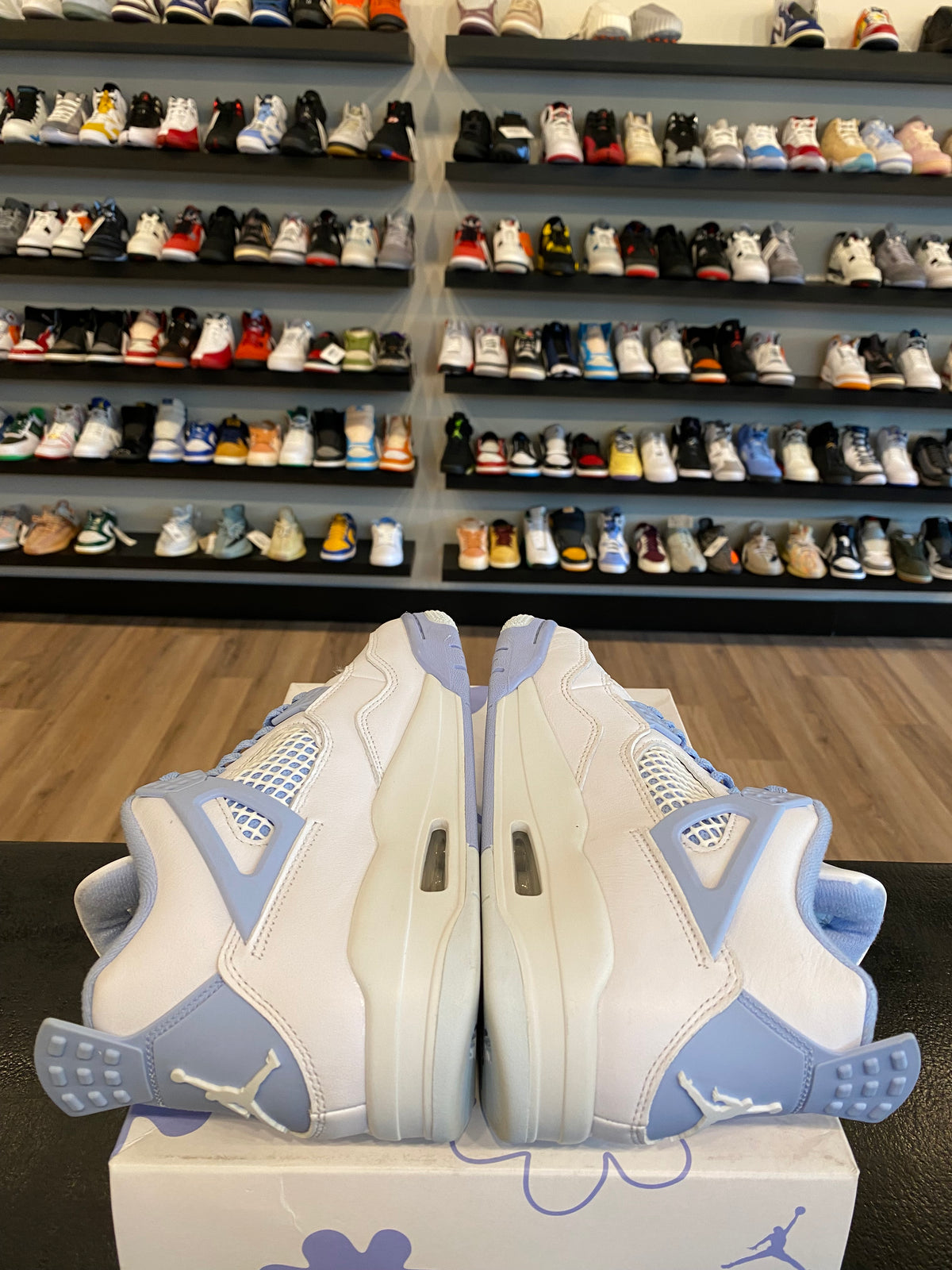 Jordan 4 Forget Me Not Size 7Y (8.5W) Pre-Owned