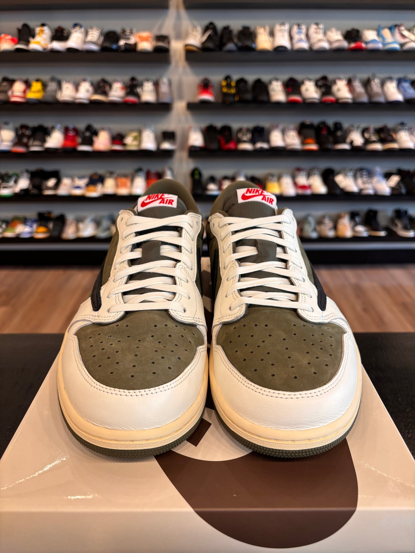 Jordan 1 Low Travis Scott Medium Olive Size 11.5 Pre-Owned