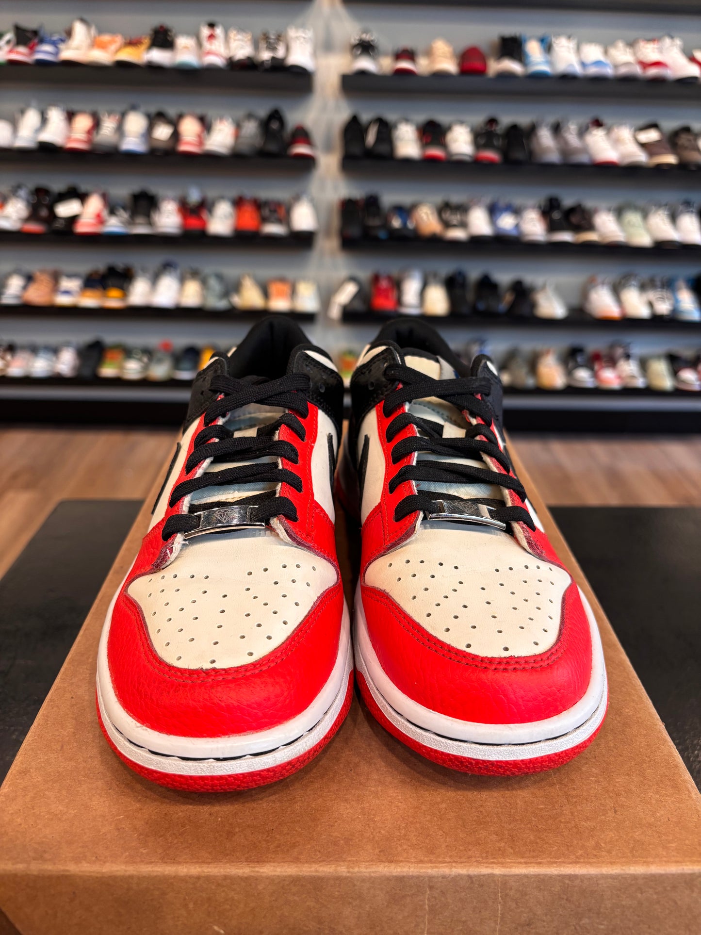 Nike Dunk Low EMB Chicago Size 6Y (7.5W) Pre-Owned (No Box)