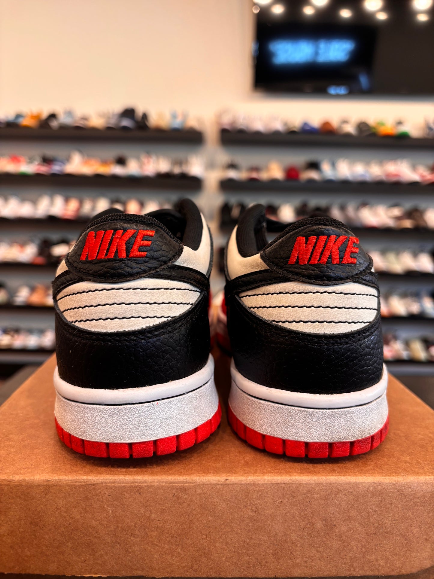 Nike Dunk Low EMB Chicago Size 6Y (7.5W) Pre-Owned (No Box)
