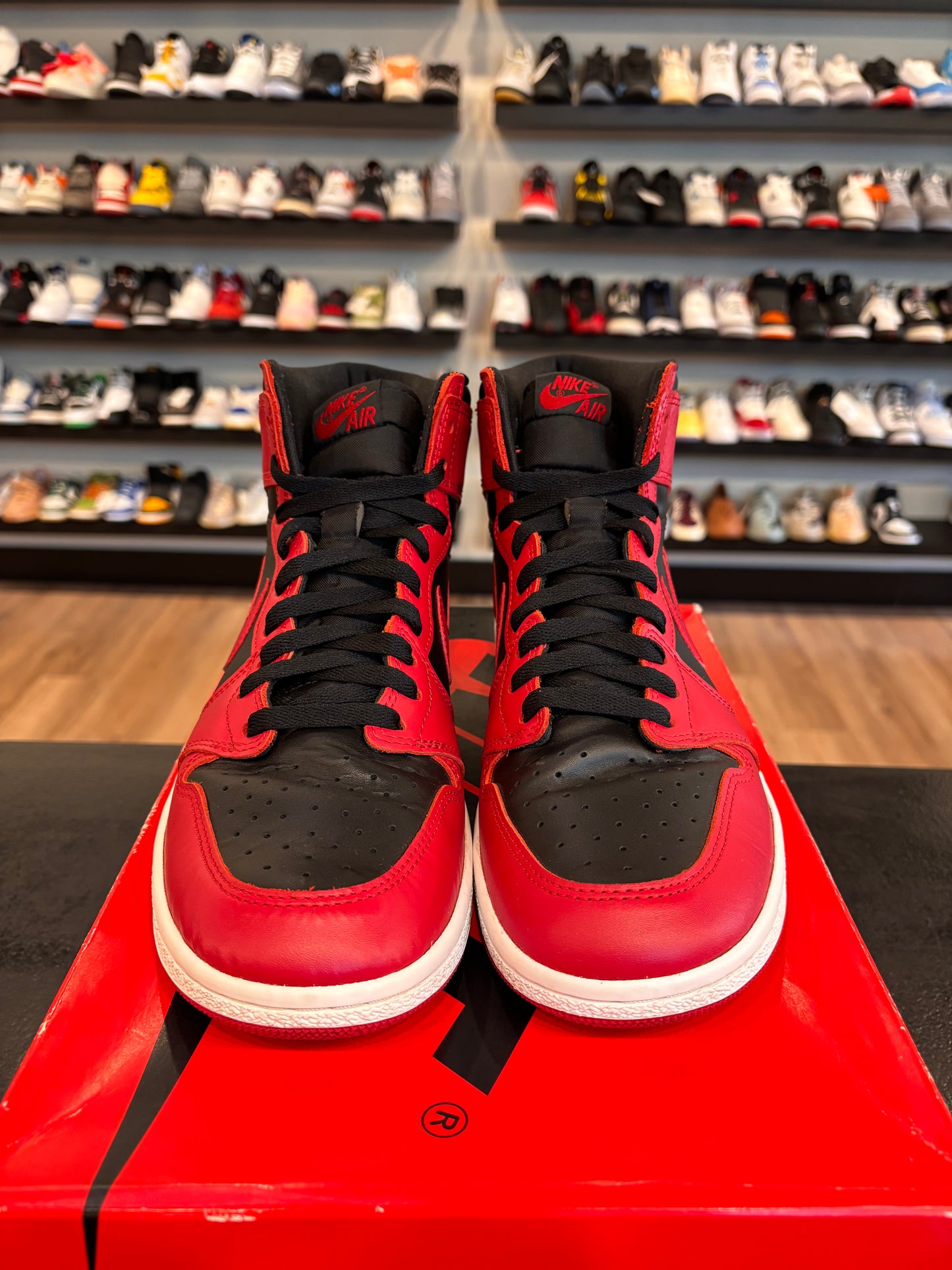 Jordan 1 85 Varsity Red size 9 Pre-Owned