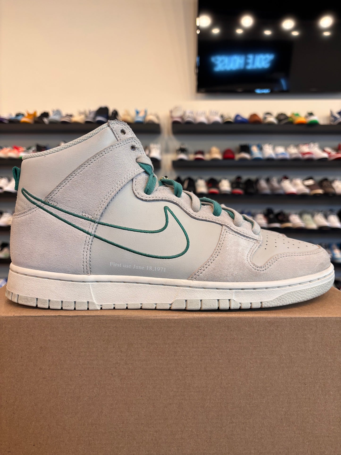 Nike Dunk High First Use Sail Size 12 Pre-Owned (No Box)