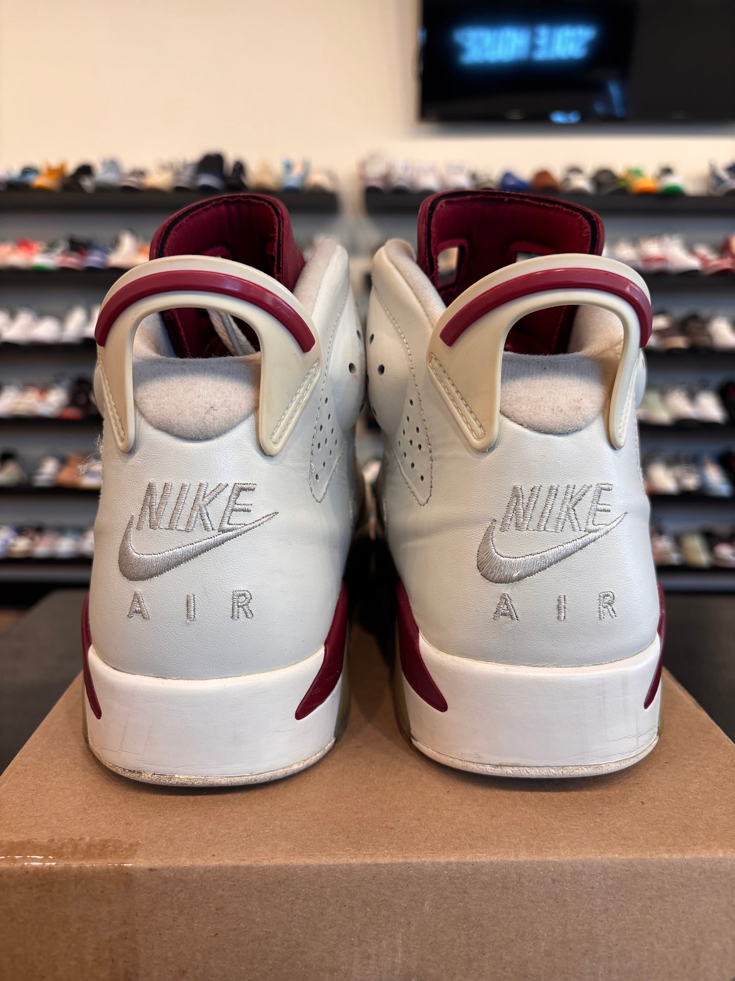 Jordan 6 Maroon Size 11 Pre-Owned (No Box)