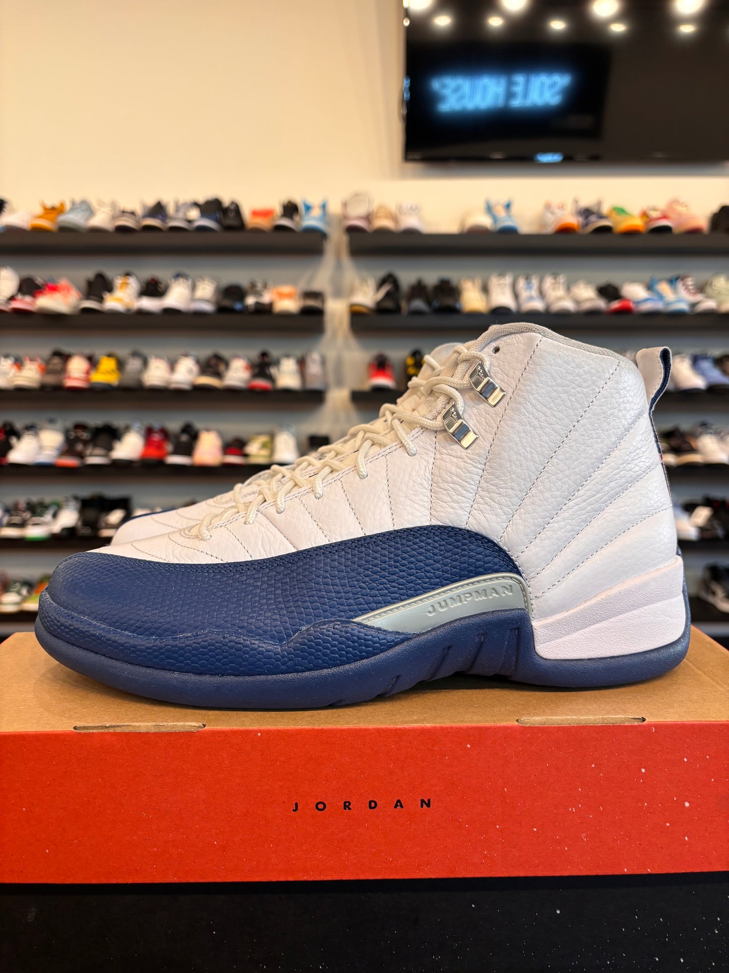 Jordan 12 French Blue 2016 Size 10 Pre-Owned