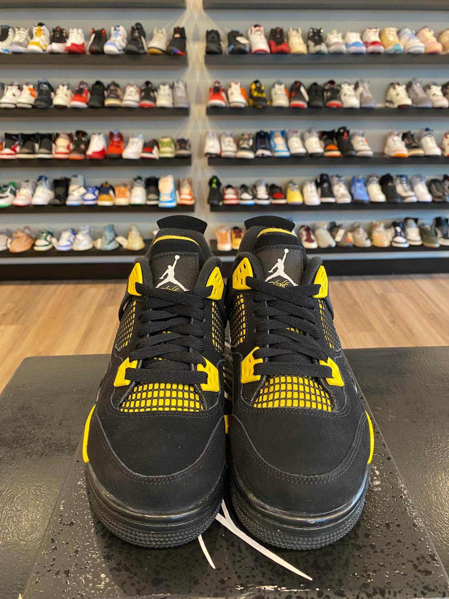 Jordan 4 Yellow Thunder Size 5.5Y (7W) Pre-Owned