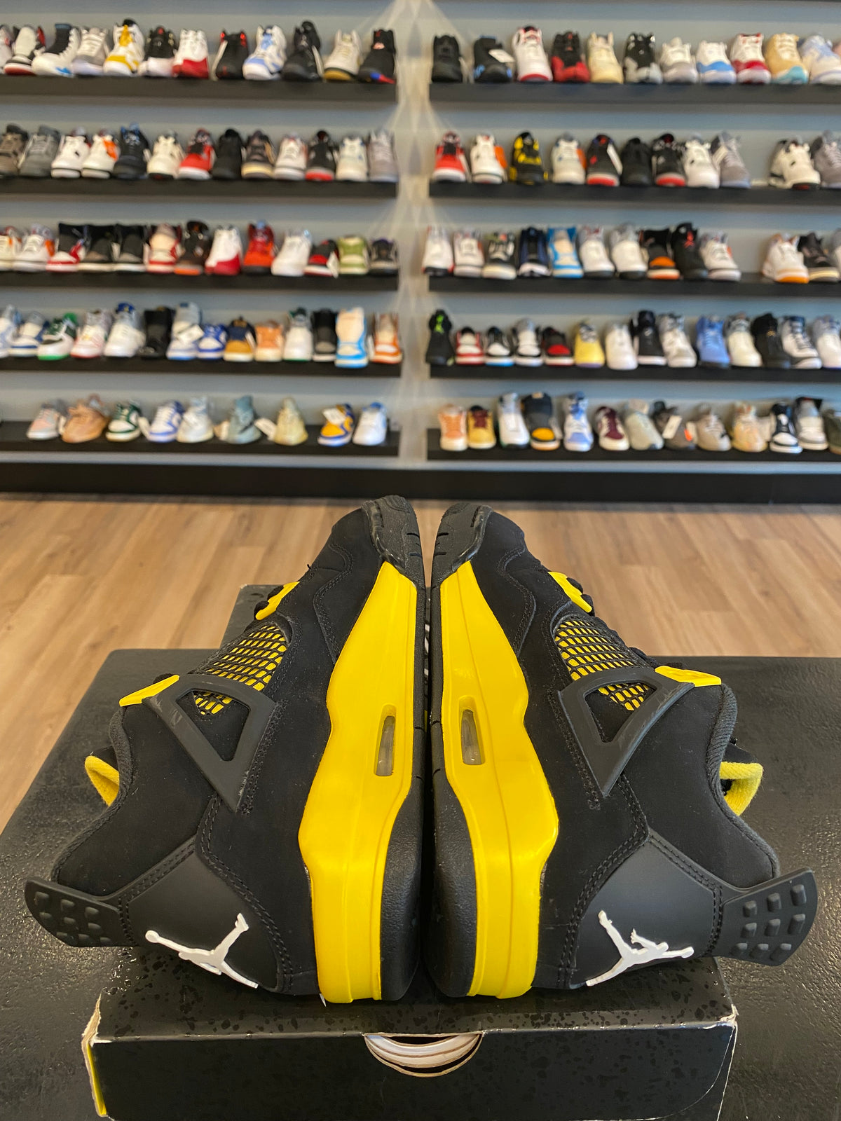 Jordan 4 Yellow Thunder Size 5.5Y (7W) Pre-Owned