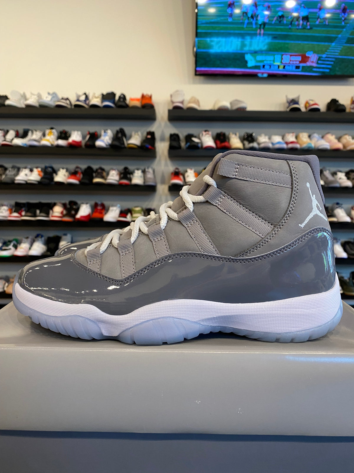 Jordan 11 Cool Grey 2021 Size 9 Pre-Owned