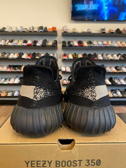 Yeezy 350 V2 Oreo Size 11.5 Pre-Owned