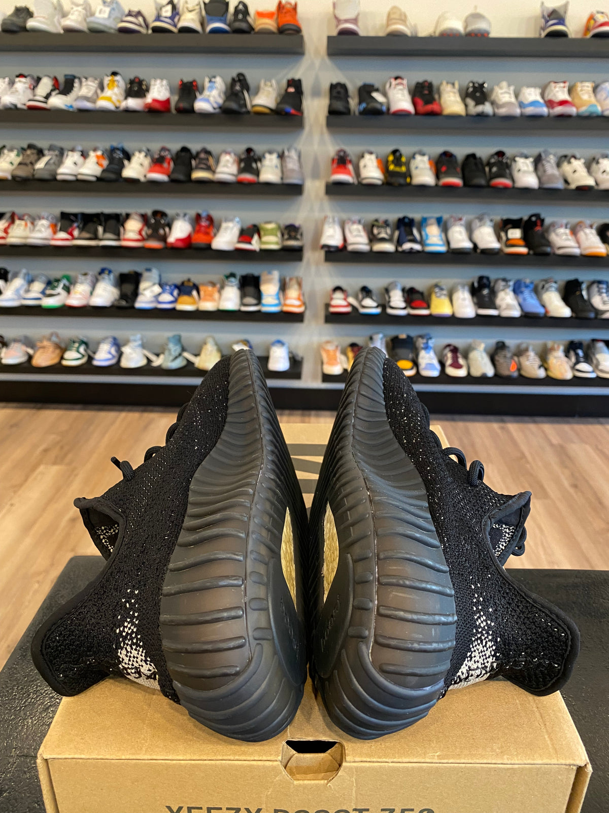 Yeezy 350 V2 Oreo Size 11.5 Pre-Owned