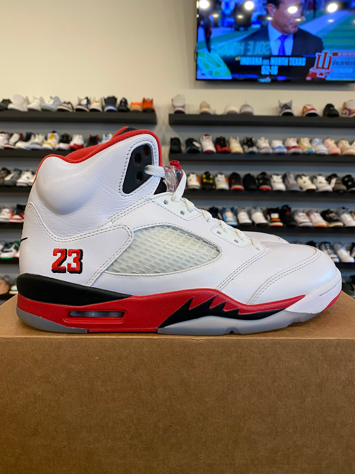 Jordan 5 Fire Red 2025 Size 10 Pre-Owned