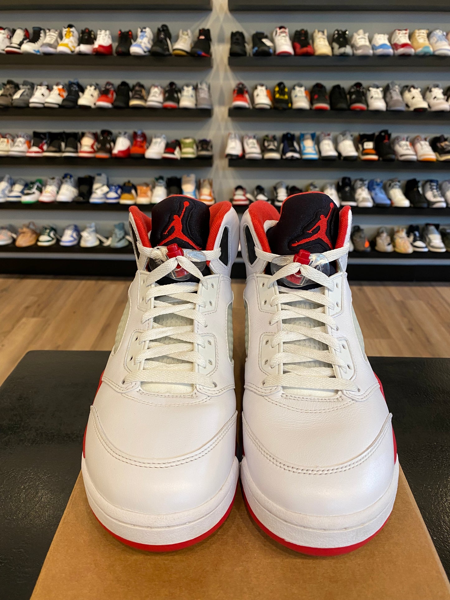 Jordan 5 Fire Red 2025 Size 10 Pre-Owned