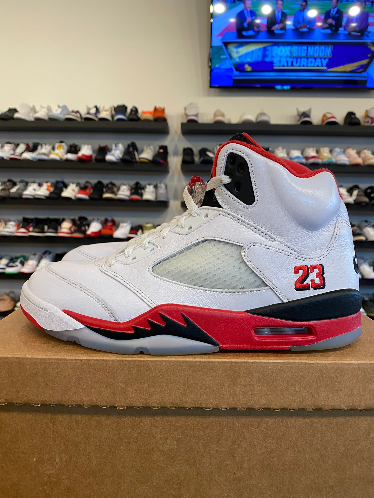 Jordan 5 Fire Red 2025 Size 10 Pre-Owned