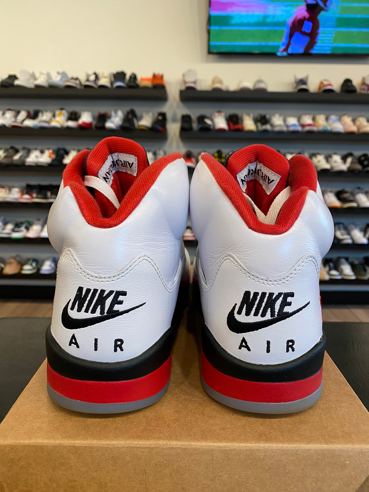 Jordan 5 Fire Red 2025 Size 10 Pre-Owned