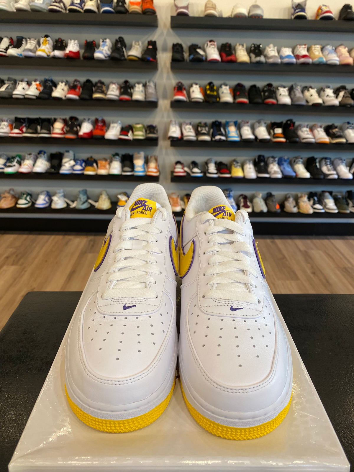 Nike Air Force 1 Low Kobe Lakers Home Size 9.5 Brand New