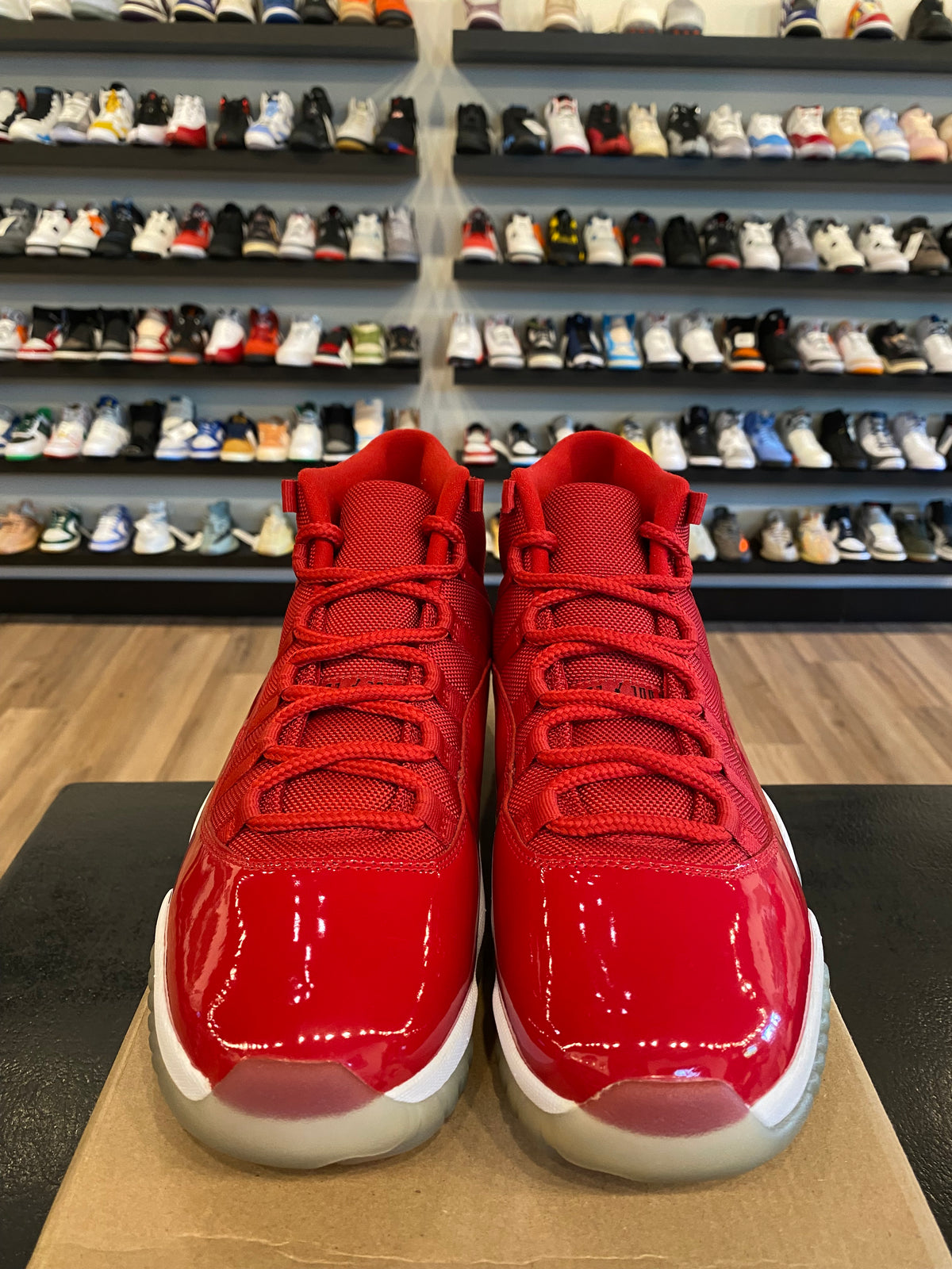 Jordan 11 Win Like 96 Size 10 Pre-Owned (No Box)