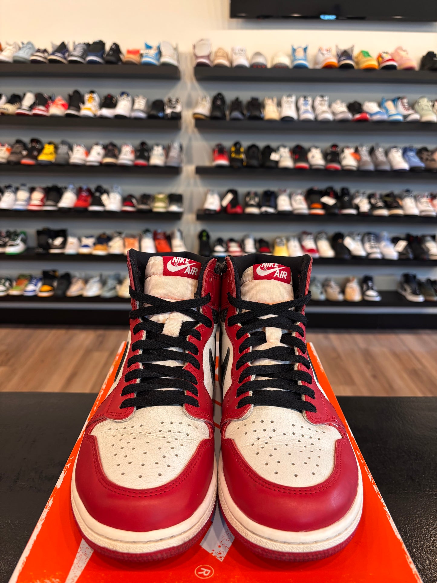 Jordan 1 Lost and Found Size 9.5 Pre-Owned