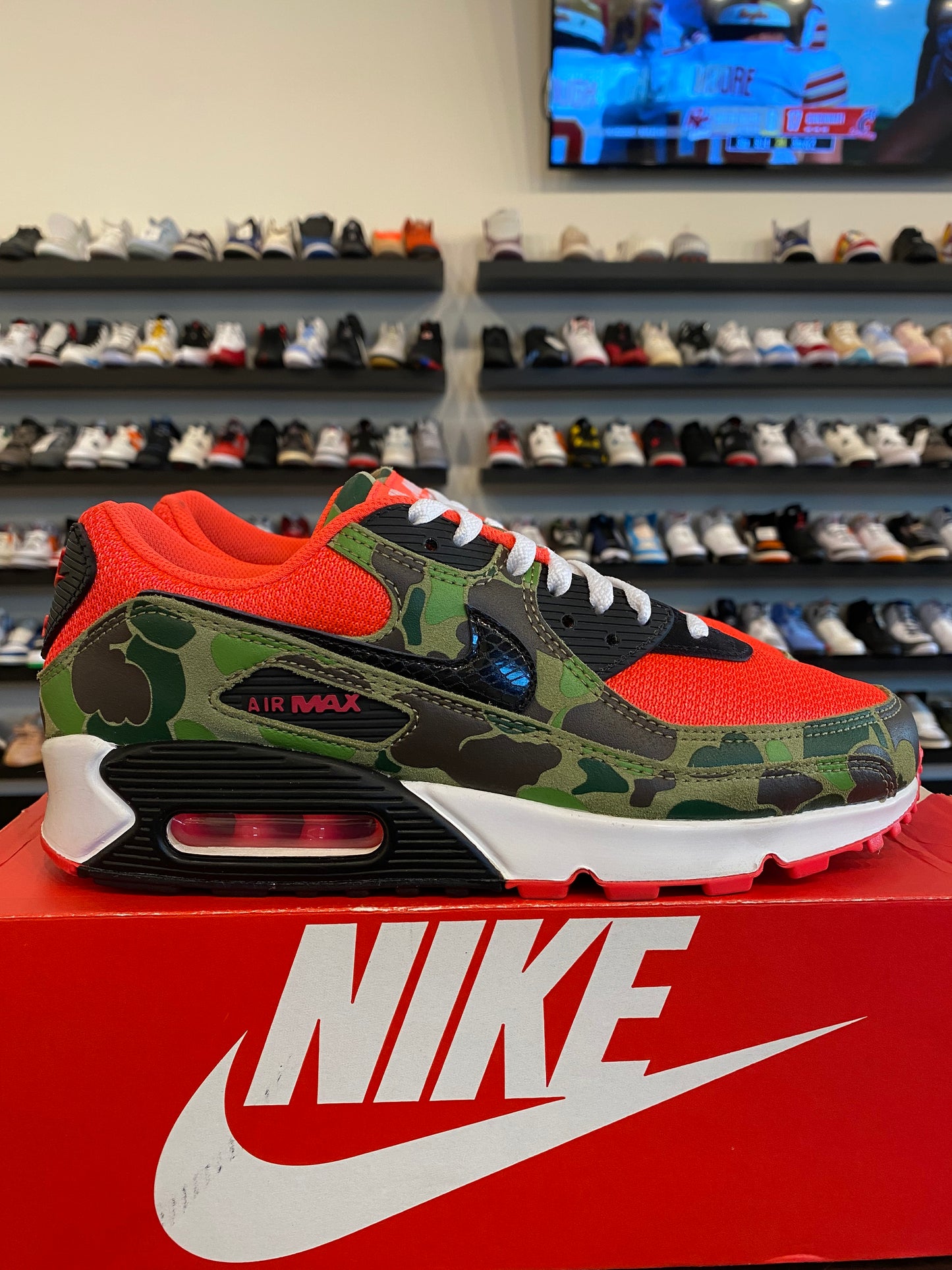 Nike Air Max 90 Duck Camo Red Size 8.5 Pre-Owned