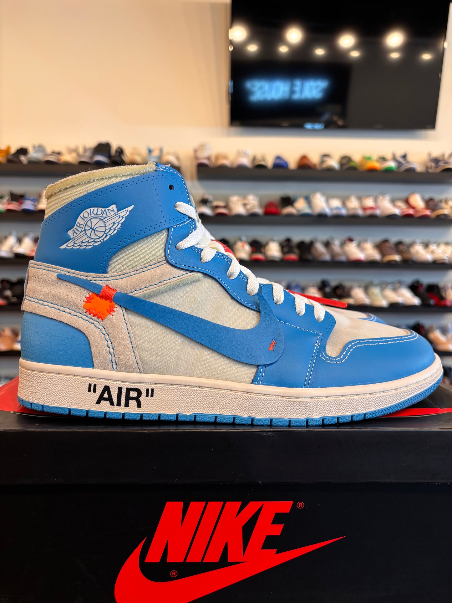 Jordan 1 Off-White UNC Size 11.5 Pre-Owned