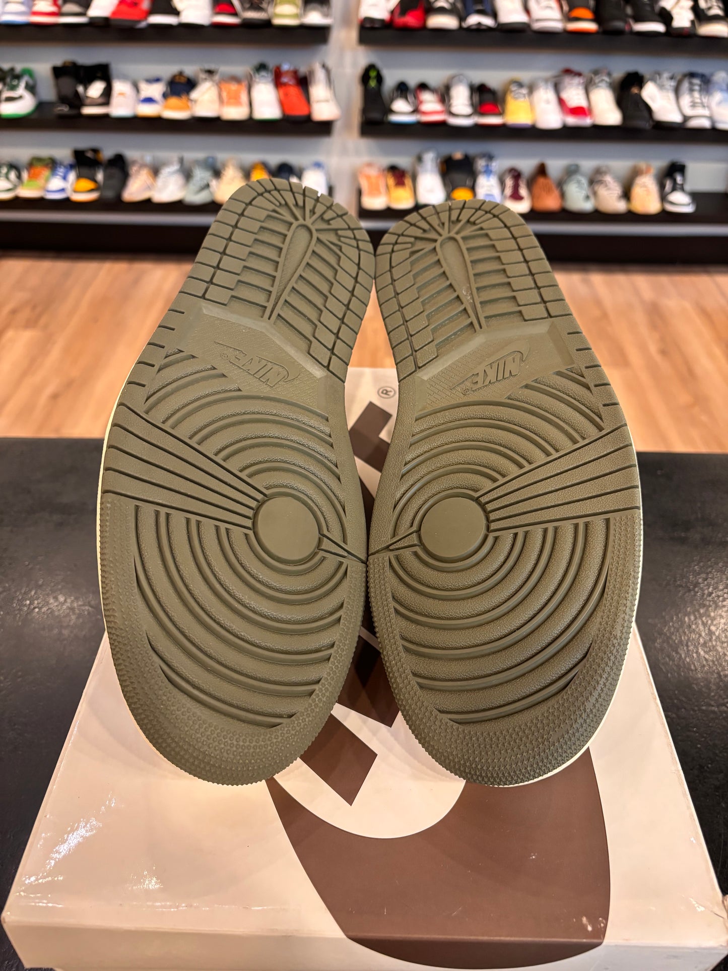 Jordan 1 Low Travis Scott Medium Olive Size 12 Pre-Owned