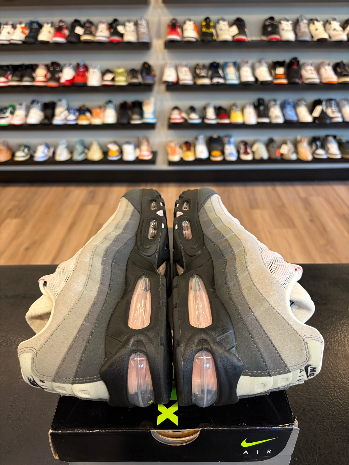 Nike Air Max 95 Big Bubble Pink Size 8.5 (10W) Pre-Owned