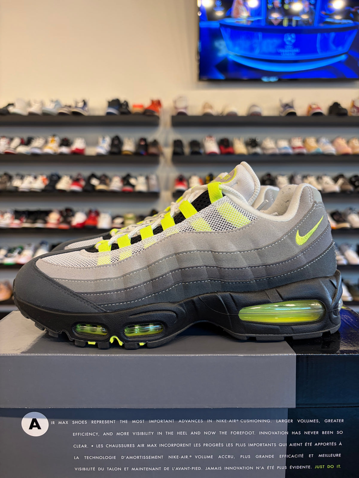 Nike Air Max 95 Big Bubble Neon Size 9 Pre-Owned