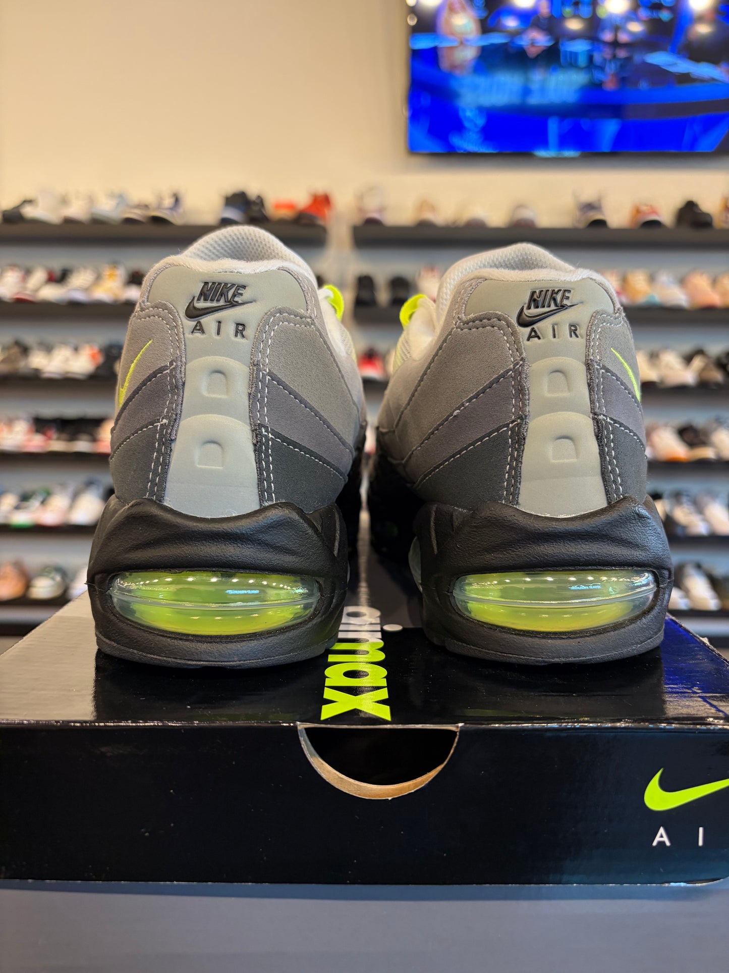 Nike Air Max 95 Big Bubble Neon Size 9 Pre-Owned
