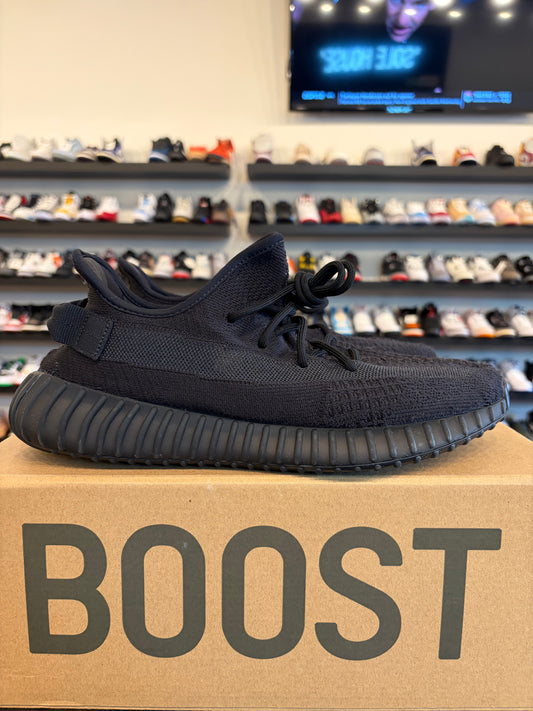 Yeezy 350 V2 Onyx Size 11.5 Pre-Owned