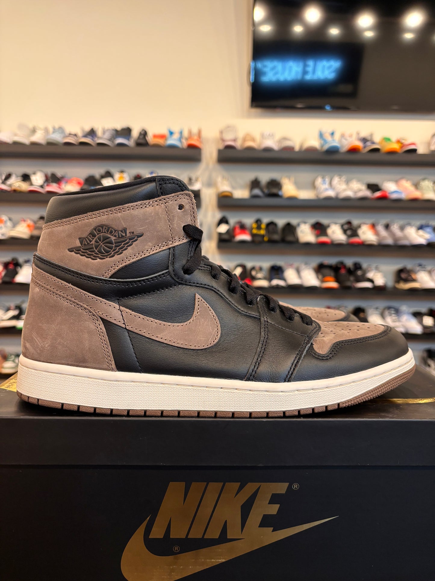 Jordan 1 Palomino Size 11.5 Pre-Owned