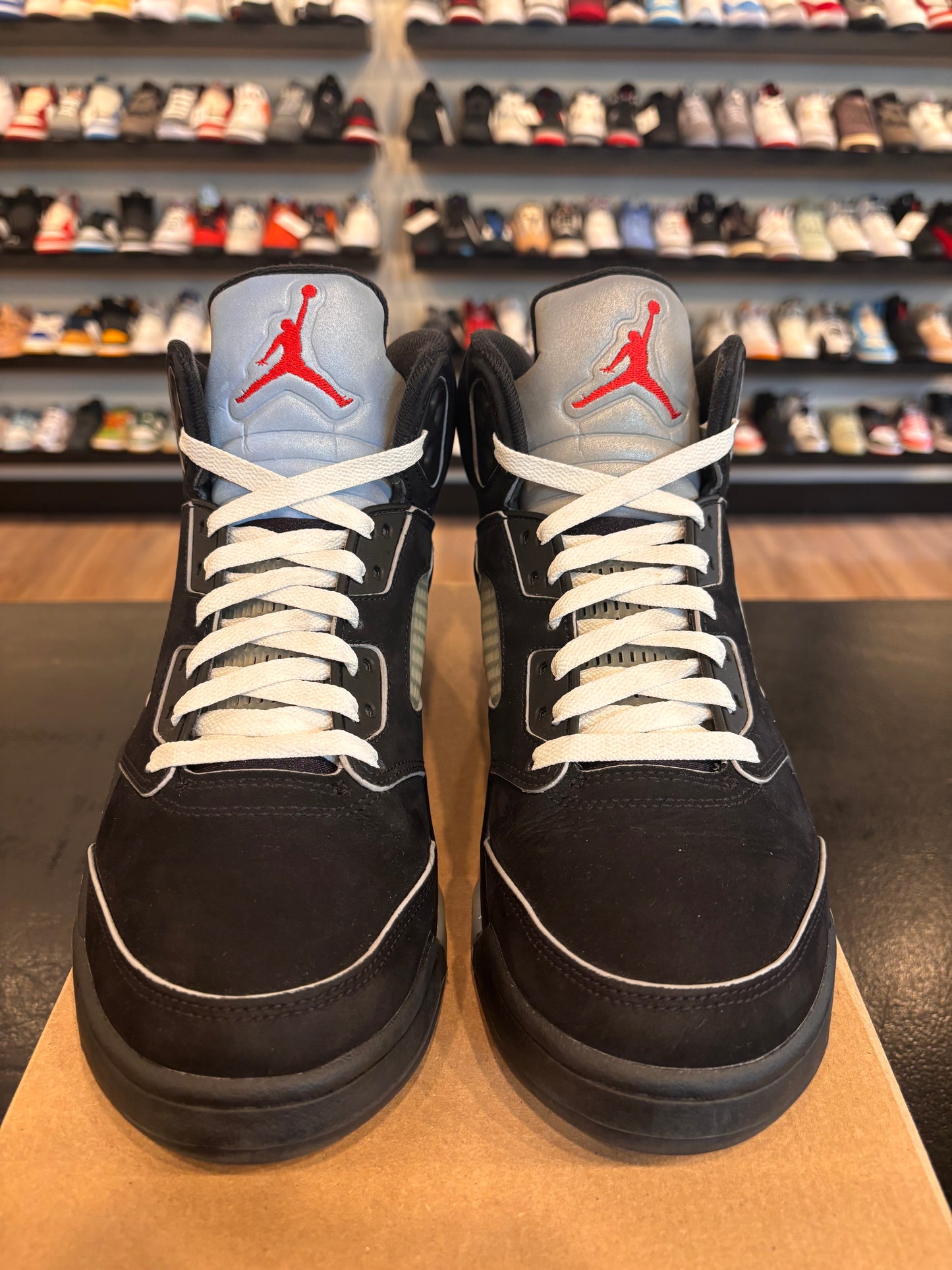 Jordan 5 Reimagined Black Metallic Size 8.5 Pre-Owned (No Box)