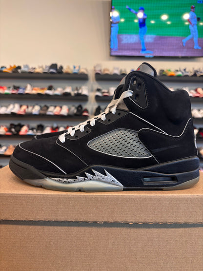 Jordan 5 Reimagined Black Metallic Size 8.5 Pre-Owned (No Box)