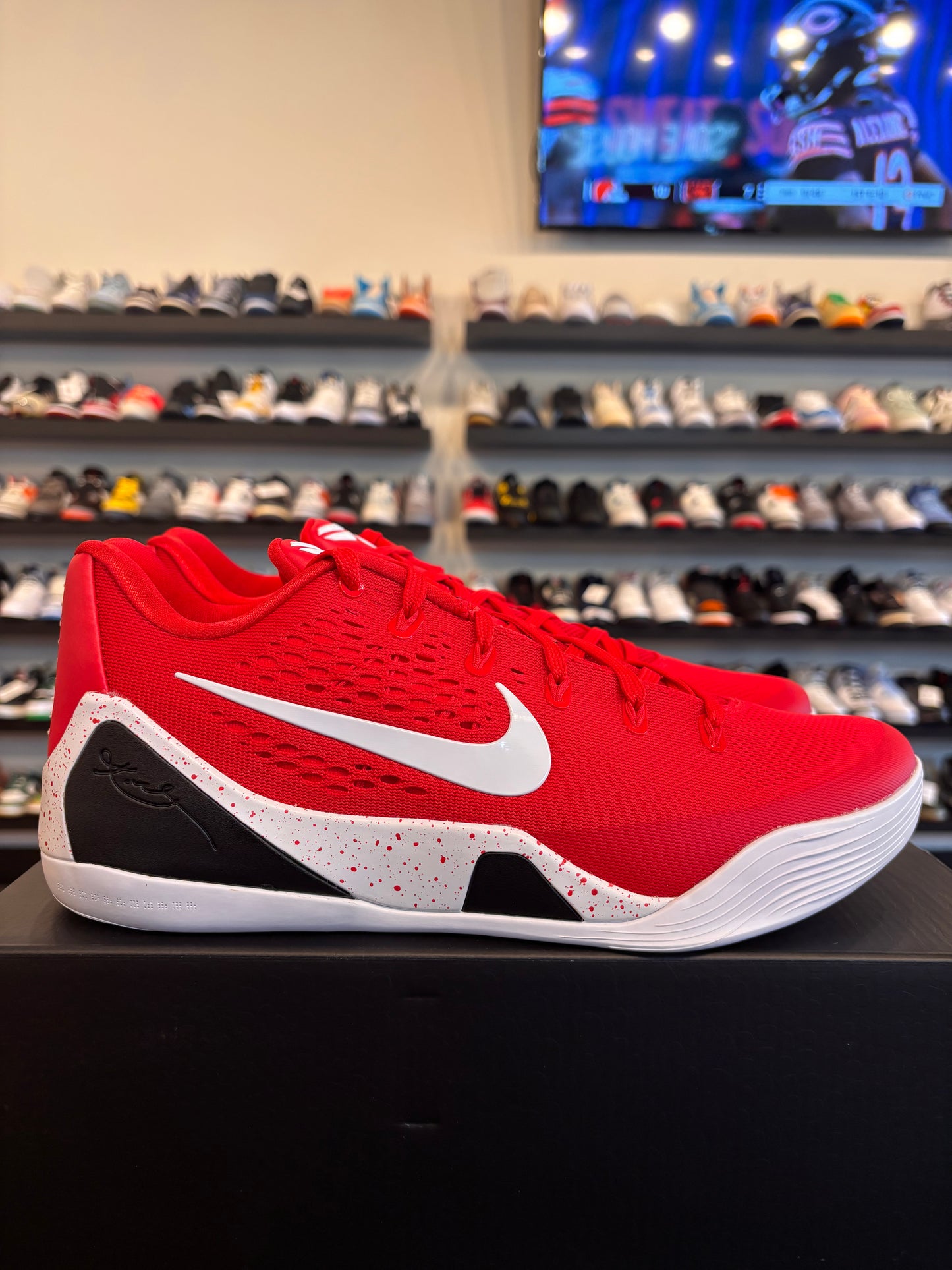 Nike Kobe 9 Low University Red Size 11.5 Brand New