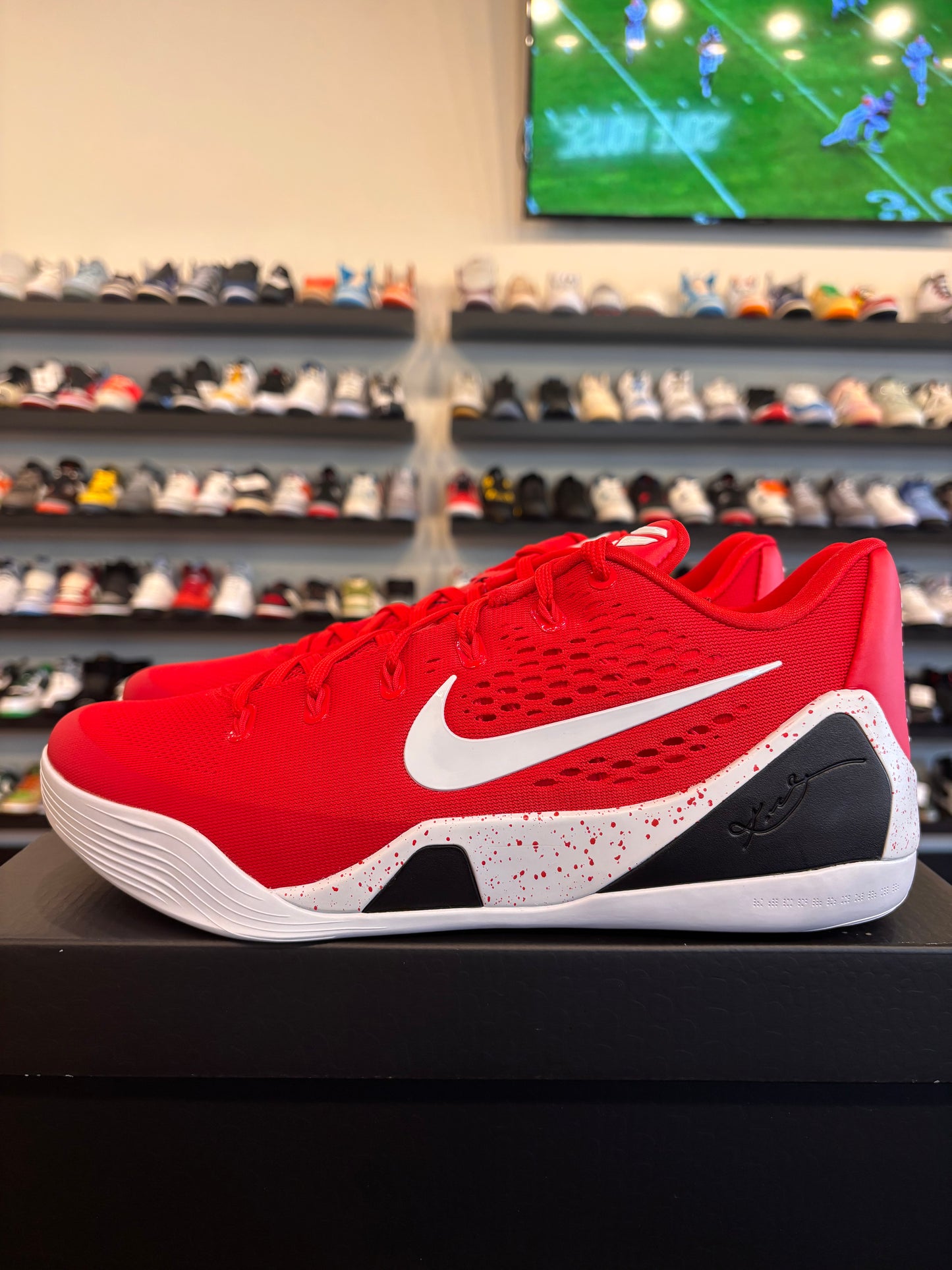 Nike Kobe 9 Low University Red Size 11.5 Brand New