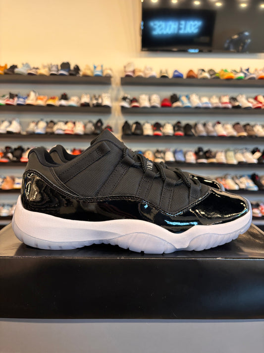 Jordan 11 Low Space Jam Size 9 Pre-Owned